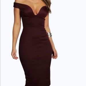Boohoo Sweetheart off shoulder bodycon midi dress